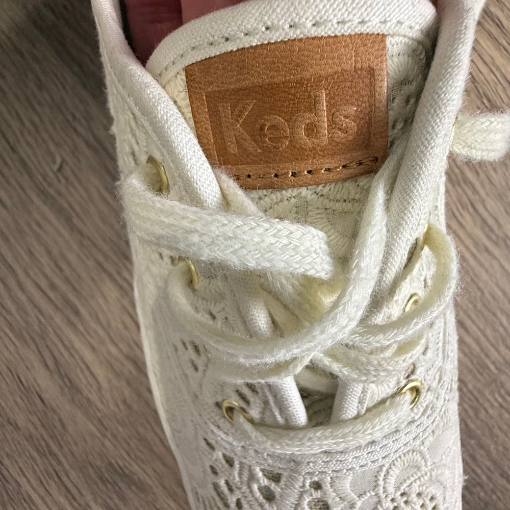 Keds Triple Lace Up Sneakers Cream Crochet Eyelet Floral Platform Low Top Shoes - Picture 4 of 16